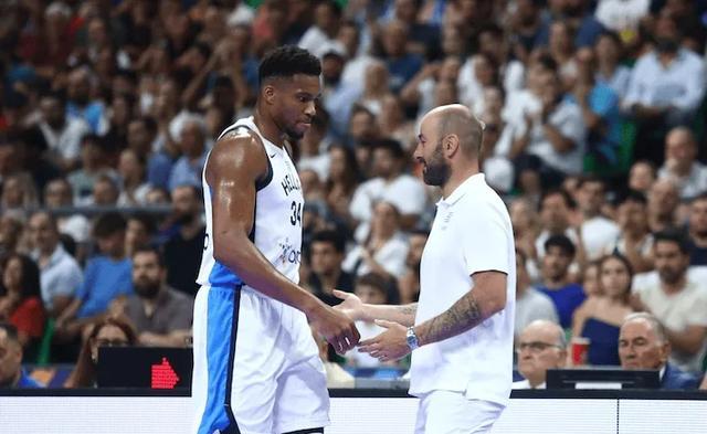 扬尼斯, 犀利, 在进攻端稳