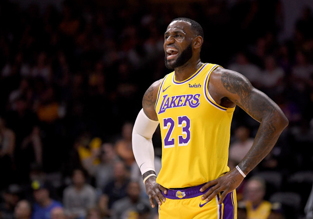 围绕勒布朗, 的Lebr, 有NBA联