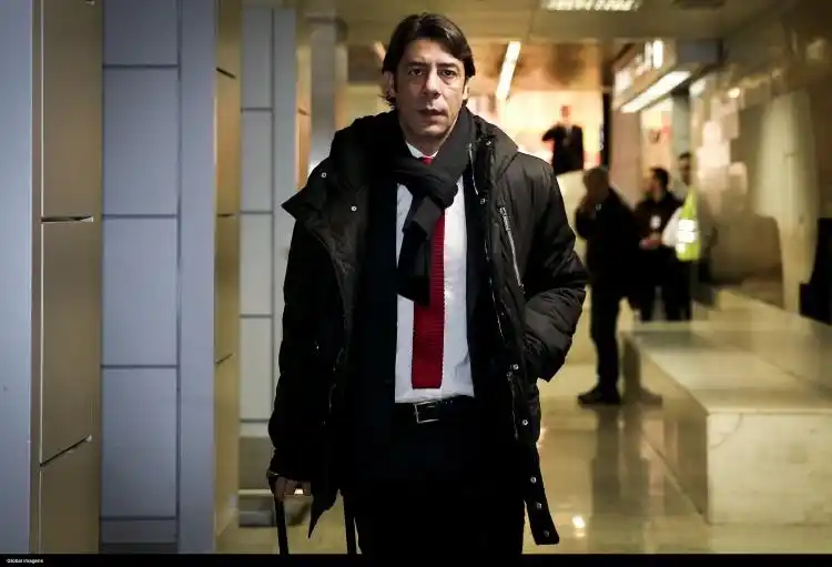 科斯塔也亲, 球员薪资的